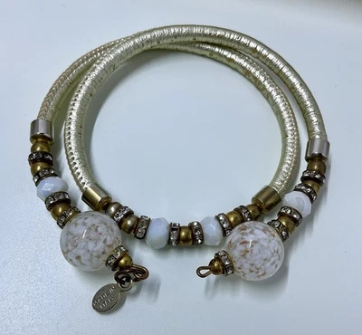 Brazalete Ital de aventurina de vidrio artístico de Murano envolvente de alambre de cuero genuino blanco y dorado Foto 1 de 4