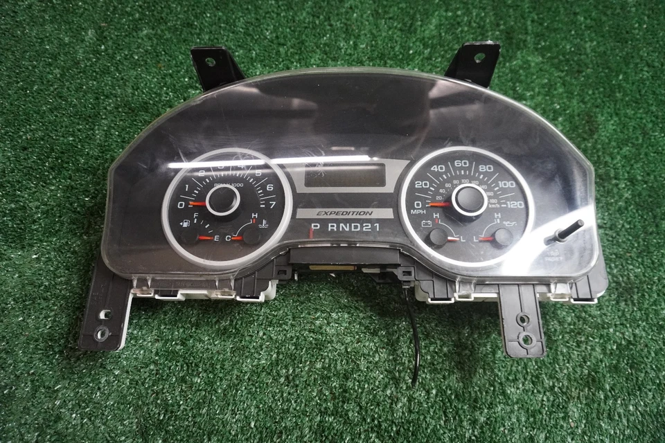 2005 2006 FORD Expedition Speedometer Gauge Cluster OEM 179K Miles 6L1T10849DC - Image 1 of 4