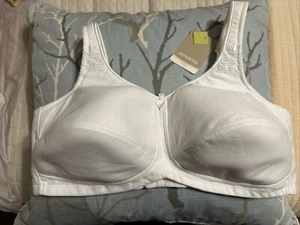 Amoena Kelly Mastectomy NWT 2153 White Embroidered Wireless Bra Sz 46DD - Picture 1 of 9