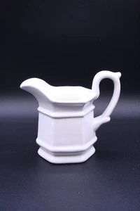 Haeger French White Creamer Hexagon Shape USA - 8019 Vintage - Picture 1 of 9
