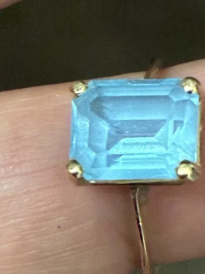 Anillo de oro 14k topacio azul talla 6”. Usado Foto 1 de 4