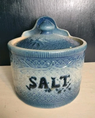 Antigua salina azul y blanca con tapa gres esmaltado con sal granja primitiva Foto 1 de 4