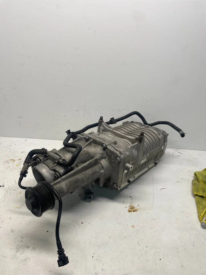 Оригинальный нагнетатель компрессор 13–24 Land Rover Range Rover Sport L494 L405 5.0 S/C - Изображение 1 из 4