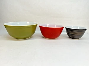 Vintage Pyrex Three Colors Set of 3 Mixing Bowls, Red, Green, Black Striped - Picture 1 of 8