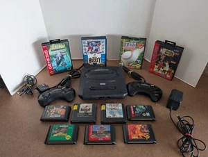 Consola Sega Genesis 11 Juegos 2 Controladores Alimentación y Adaptador RF MK-1631 Probado - Imagen 1 de 15