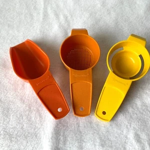 Vintage Tupperware Kitchen Accessories Sifter Egg Separator Scoop Set of Three - Picture 1 of 14