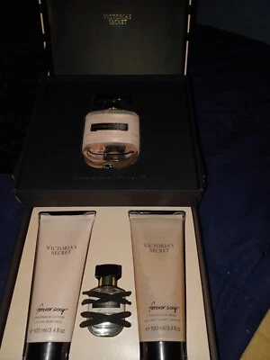 Caixa de colecionadores Forever Sexy Victoria Secret - Imagem 1 de 4