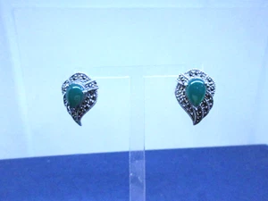 Gems TV Vintage-look Green Agate Feather-like Silver Earrings - Picture 1 of 4