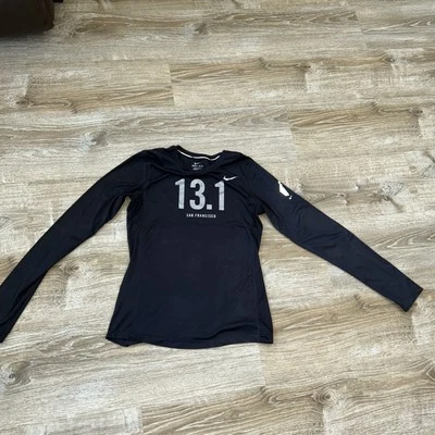 Camisa para correr Nike Miler San Francisco media maratón para mujer talla S  Foto 1 de 4