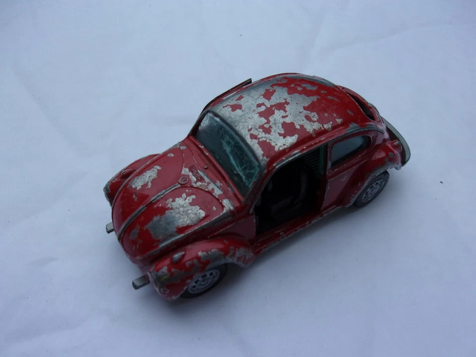 1/43 GAMA - ROJO MINI VW VOLKSWAGEN 1302 COCHE FUNDIDO HECHO EN ALEMANIA OCCIDENTAL USADO Foto 1 de 1