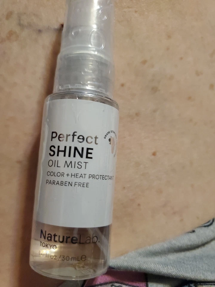 Niebla de aceite Natural Lab Perfect Shine, sellada Foto 1 de 1