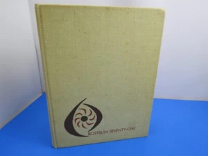 1971 Summit Country Day School Yearbook Cincinnati Ohio - Picture 1 of 7