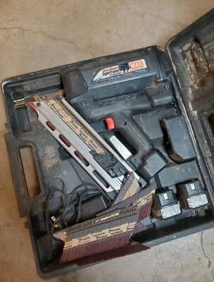 Max Gs683CH Cordless Gas Nail Gun - Image 1 of 4