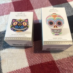 Lot Of 2 Hallmark Keepsake Ornaments Dia De Los Muertos & Sweet Skull - Picture 1 of 4