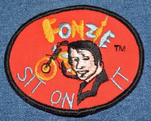 Original NOS Vintage 70s FONZIE 4" Patch TV Show Sitcom Happy Days Sit On It - Picture 1 of 3