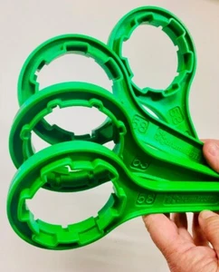 Apparent Green Drum Spanner 3 in 1 Cap Wrench Bung Opener Tap Tightener Drums - Picture 1 of 12