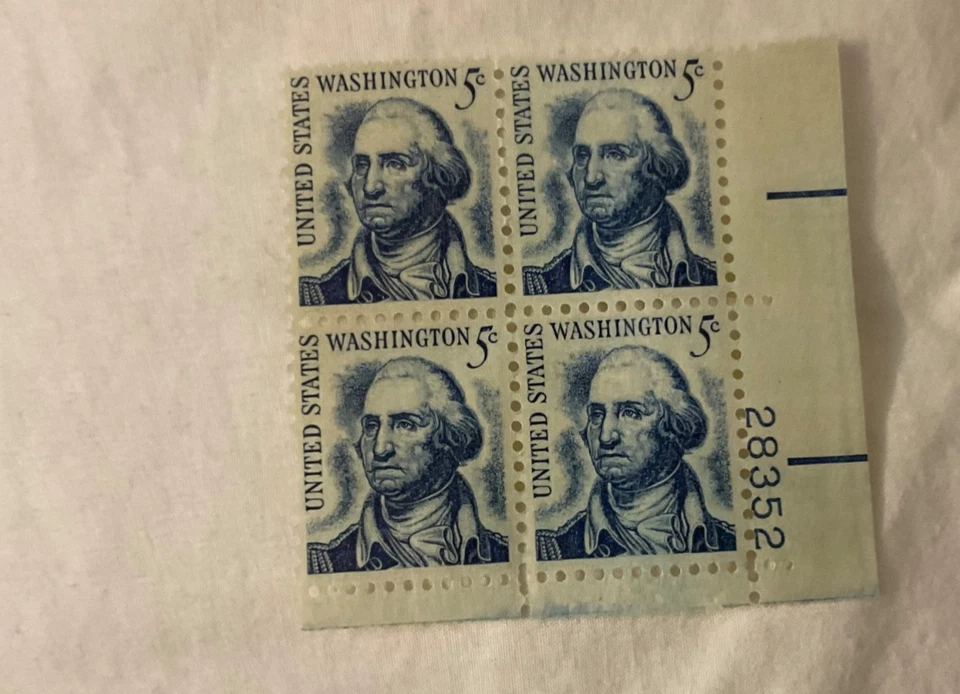 US Scott 1283 - George Washington - 5 cent stamp 1966 Issue - Plate Block of 4 - Image 1 of 2