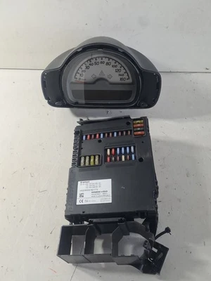Tacho & Zentraleinheit SAM A4515401250 / 001  Smart 451  ForTwo Diesel CDI Nr.2 - Bild 1 von 3