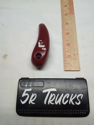 92-94 OBS CHEVY/SUV TRUCK/SUV RH ENTRY HANDLE RED - Image 1 of 2