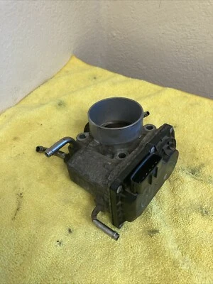 Toyota Scion XB 2008 2009 2,4 L unidad de control del cuerpo del acelerador del motor OEM 22030 28070 Foto 1 de 4