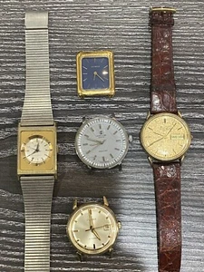 LOT OF MALE WATCHES.ACCUTRON.JUVENIA.GERARD PERREGAUX - Picture 1 of 12