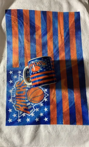 New York Knicks Coffee Mug And Microfiber Towel with designs on both sides Cover