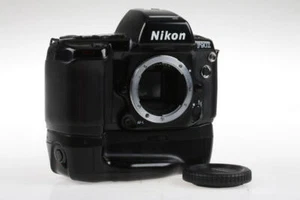 NIKON F90X mit MB-10 - SNr: 2601902 - Bild 1 von 6