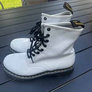 Stivali da combattimento Doc Dr. Martens donna bianchi Air Wair - taglia 9 - Foto 1 di 9