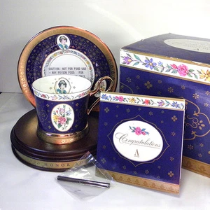 Taza de té de oro 14kt Mrs Albee Avon Honor Society Cottagecore platillo porcelana sin usar, en caja - Imagen 1 de 10