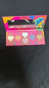 Kevin & Coco Vacation Glitter Eyeshadow Palette 6 Shimmer Heart Shades MakeupSet - Picture 1 of 3