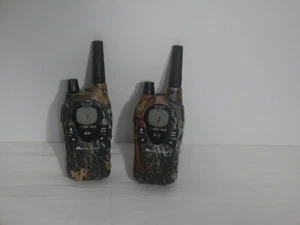 2 Midland GXT650 Walkie Talkies Camo Works With Batteries (2C1) - Picture 1 of 6
