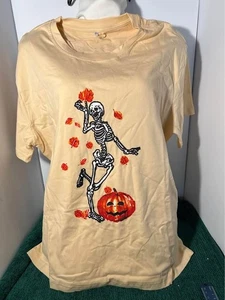new Holiday graphic tee- size XL tan Halloween T5#23 - Picture 1 of 4