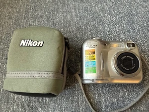 Nikon Coolpix E3100 3x Zoom 3.2 Megapixels With Card For Parts Or Repair Only - Picture 1 of 10