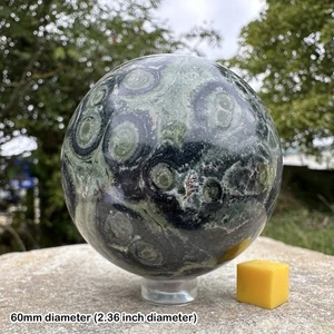 A-Ware Kambaba Jaspis Kugel, poliert aus Madagaskar, echtes Exemplar mit - Bild 1 von 2