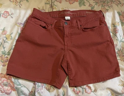 Pantalones Cortos de Jean Eddie Bauer Mujer Talla 6 Boyfriend Fit Color Rojo Arcilla Foto 1 de 4