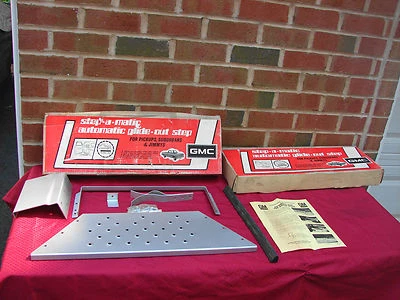 67-72 73-87 C/K CHEVROLET  GMC TRUCK BLAZER NOS GM AUTOMATIC GLIDE OUT STEPS - Image 1 of 4