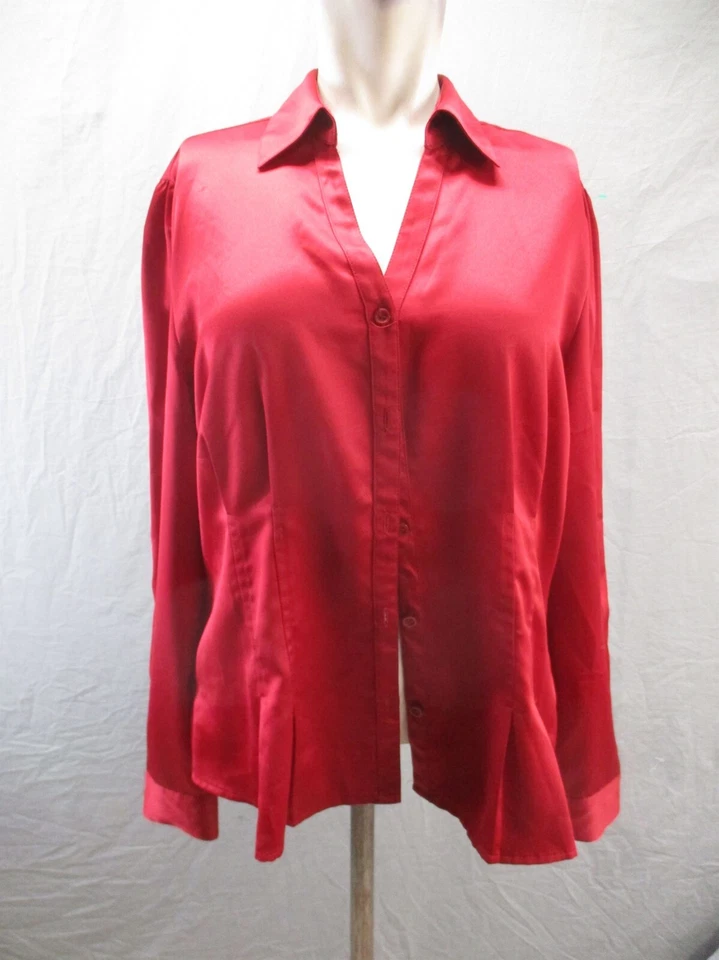 Camisa EAST 5TH Talla L Mujer Roja Satinada Manga Larga Cuello en V Abotonada 674 Foto 1 de 4