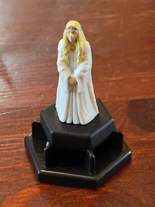 Trivial Pursuit Lord Of The Rings DVD Edition Spare Playing Piece Galadriel - Picture 1 of 2