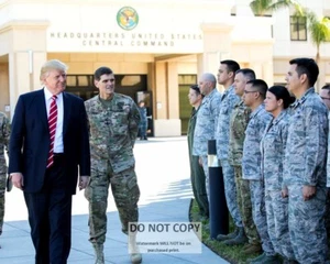 DONALD TRUMP REVIEWS TROOPS AT U.S. CENTRAL COMMAND - 8X10 PHOTO (AB-331) - Picture 1 of 1