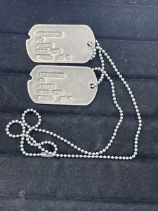 Vintage Pair US military Dog Tags ID USNR US Navy William H Swan - Picture 1 of 3