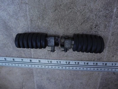 Yamaha GT80 1973 Mini Enduro Y541-2) Juego de estriberas delanteras izquierda y derecha Foto 1 de 4