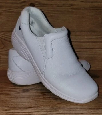Nurse Mates Women's Dove Slip Resistant Clog Work Shoes White 9M - Image 1 of 4
