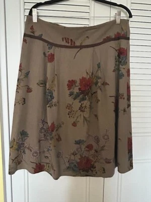 Falda CAbi Floral Línea A Bordada Estilo Floral #639 Talla 10 - Usada Foto 1 de 4