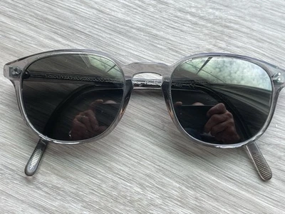 Солнцезащитные очки Oliver Peoples OV5219S 113239 Fairmont Workman в серой оправе с серым зеркалом - Изображение 1 из 4
