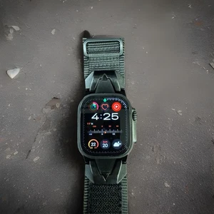 Apple Watch Ultra 2 (GPS + LTE) 49MM Black Titanium Case Black - Photo 1 sur 2