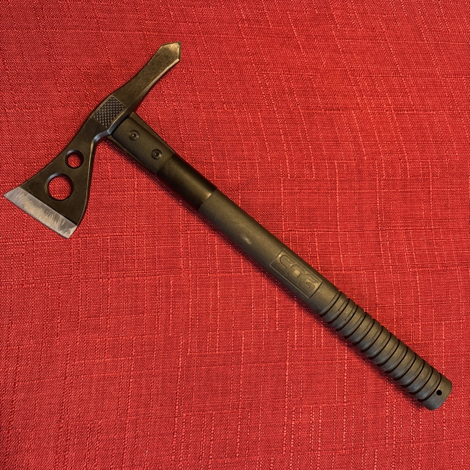 SOG Tactical Tomahawk negro con funda de nailon F01TN-CP (sin embalaje) Foto 1 de 4