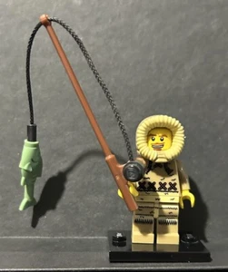 Ice Fisherman - LEGO Minifigures - Series 5 - #8805 - 2011 - Picture 1 of 3