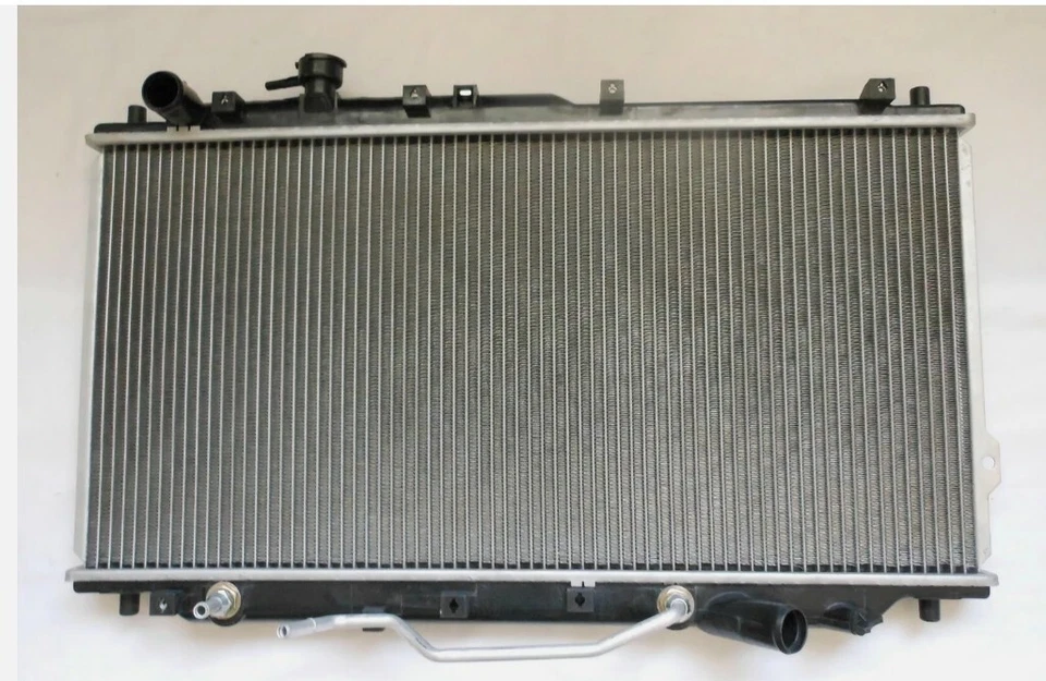 Radiador nuevo para Kia 2000-2004 Spectra 1998-2001 Sephia 1.8 L4 2001 2002 2003 Foto 1 de 1
