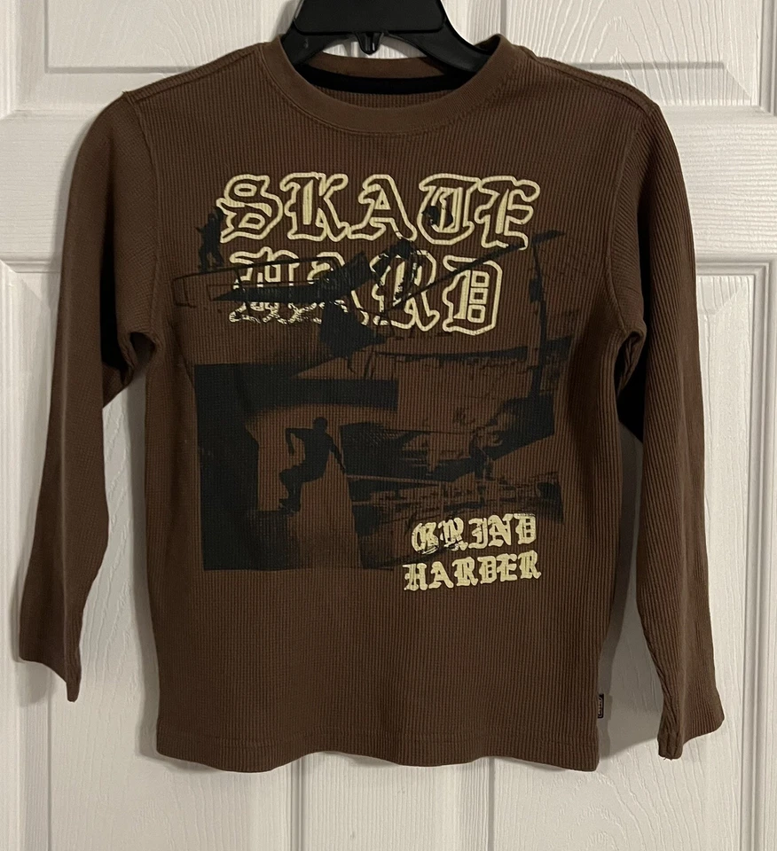 Dickies Boys tejido gofre mediano (8) “patín duro, molienda más duro” manga larga Foto 1 de 4