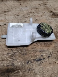 2013 - 2019 Ford Escape Master Cylinder Reservoir CV61-2K478-BA - Foto 1 di 3